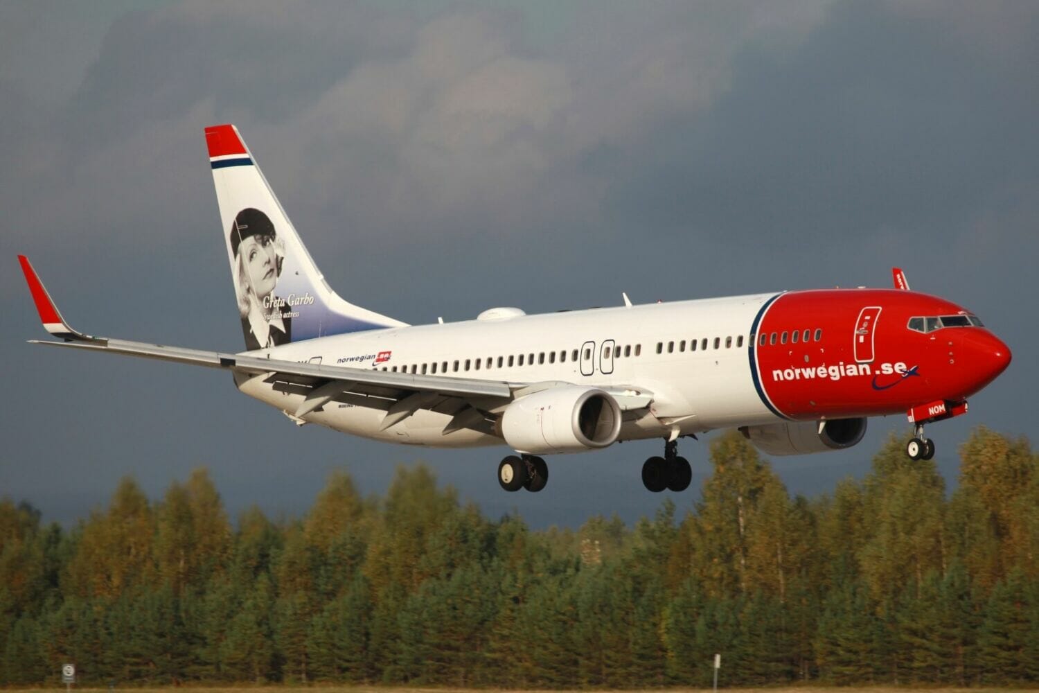 Norwegian Take Delivery Of B737 8 Max | FlightDeckFriend.com