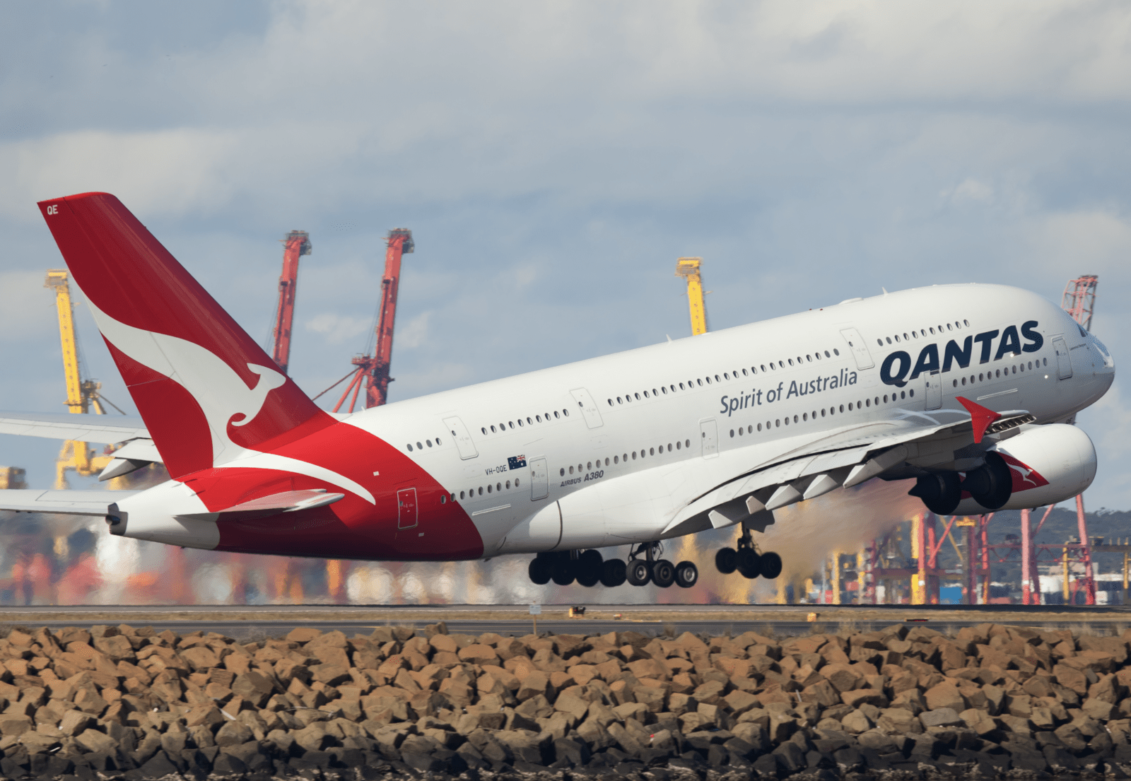 Qantas recruit cabin crew | FlightDeckFriend.com