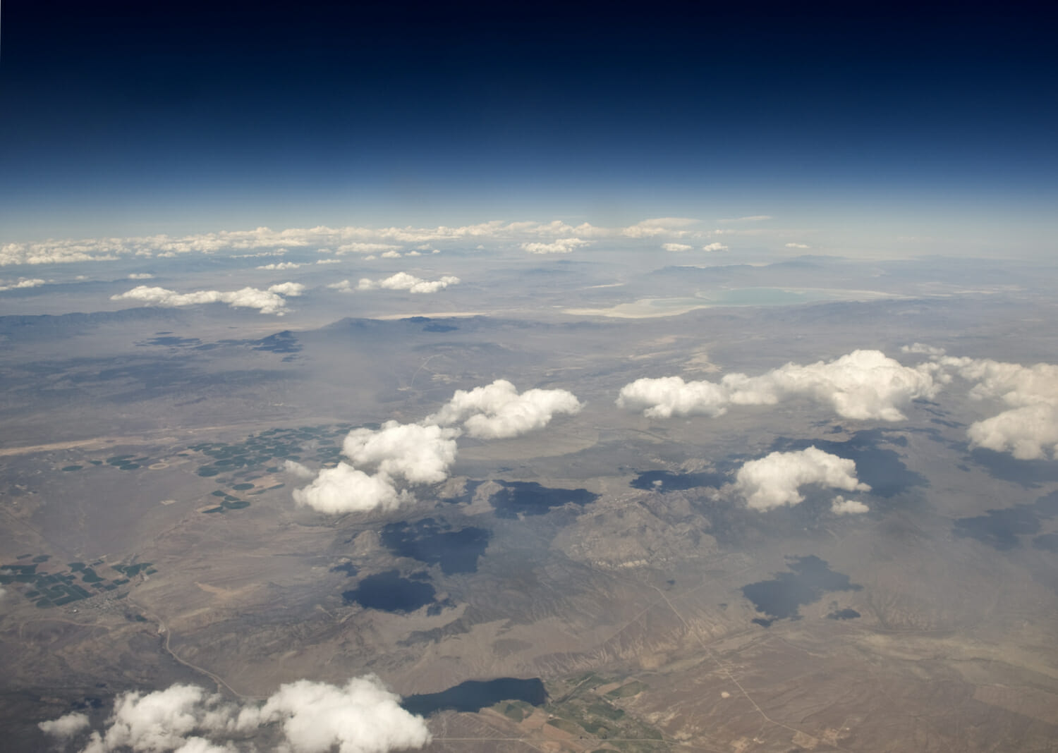 why-do-planes-fly-so-high-flightdeckfriend