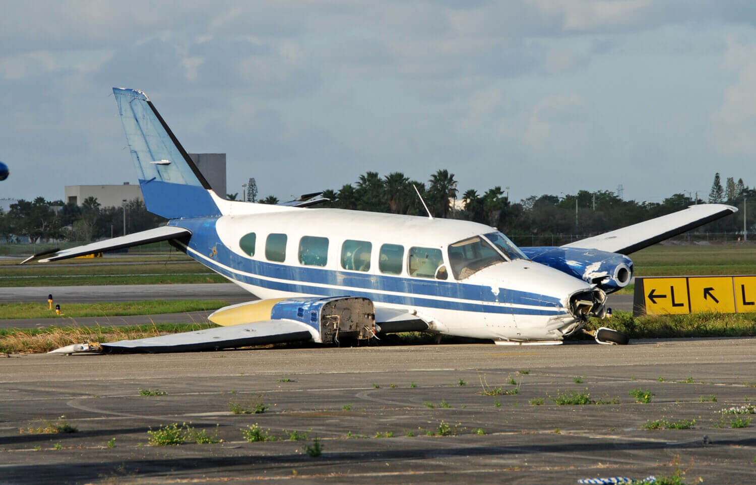 why-do-planes-crash-flightdeckfriend