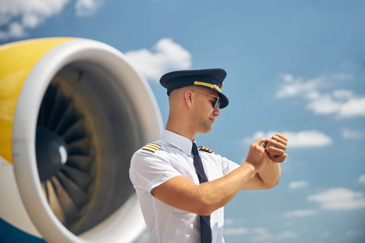 How Many Hours Can Pilots Work A Day FlightDeckFriend